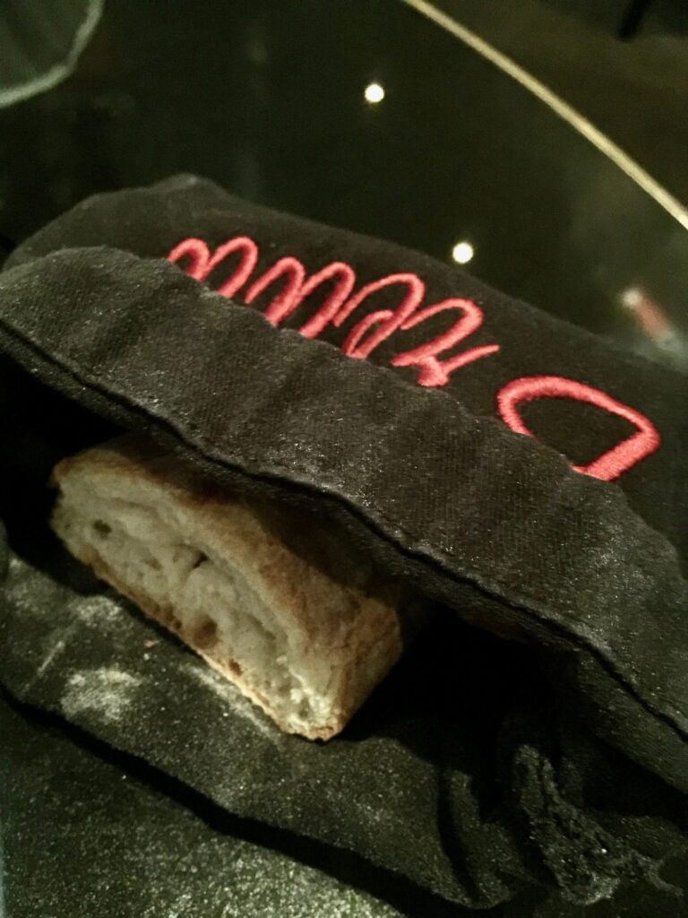 Afoodnotes ON Dining Kitchen & Lounge Michelin Star Restaurant Hong Kong 法國麵包